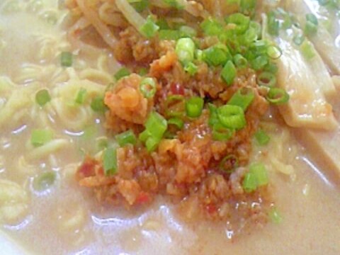 インスタント味噌ラーメンで　坦々麺。